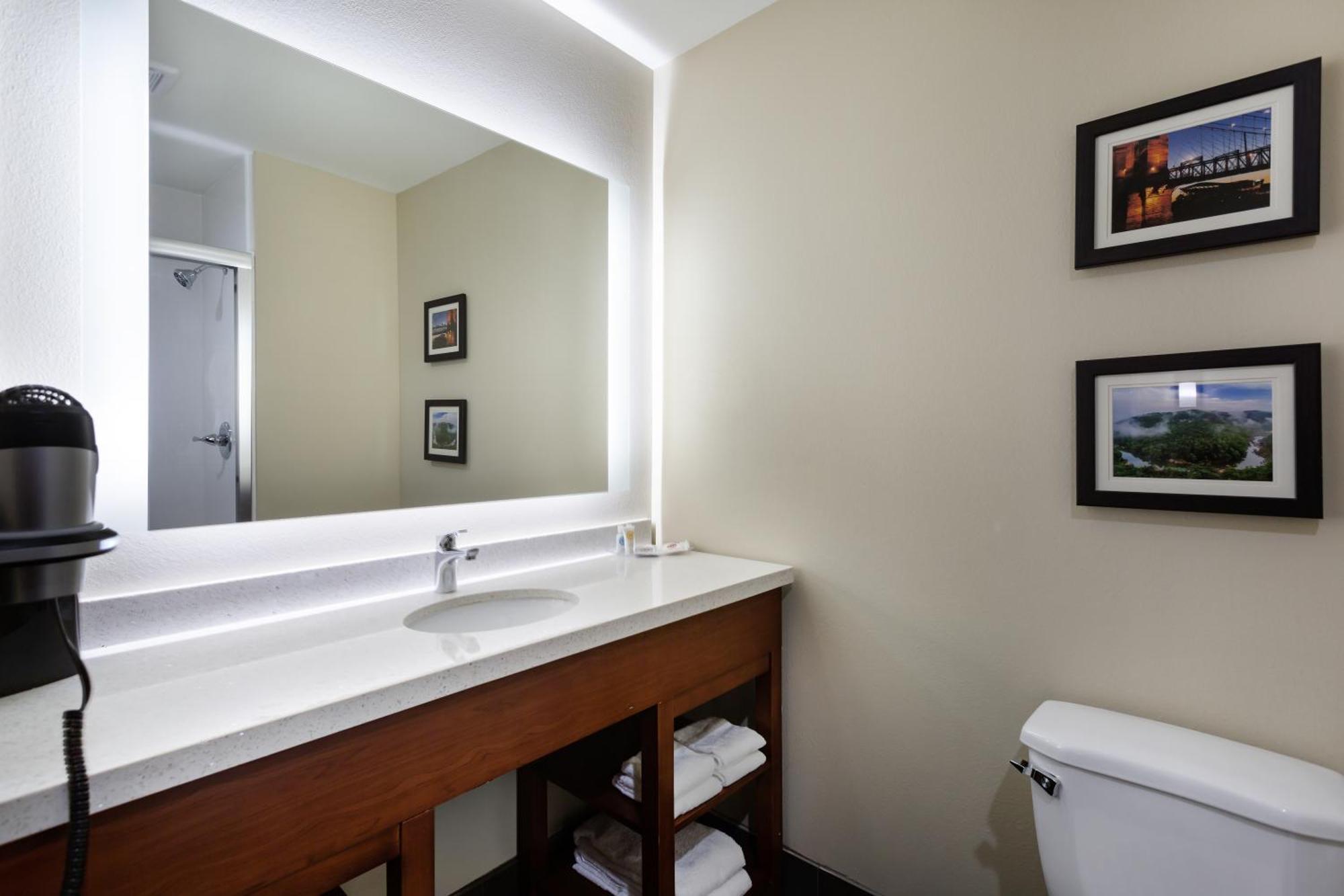 Comfort Suites Боулинг Грин Экстерьер фото